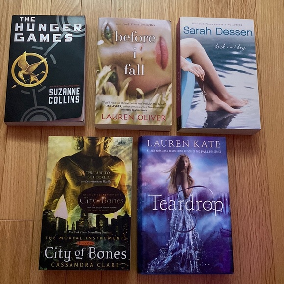 Books!! 7$ each or $25 for bundle!! - Picture 1 of 6